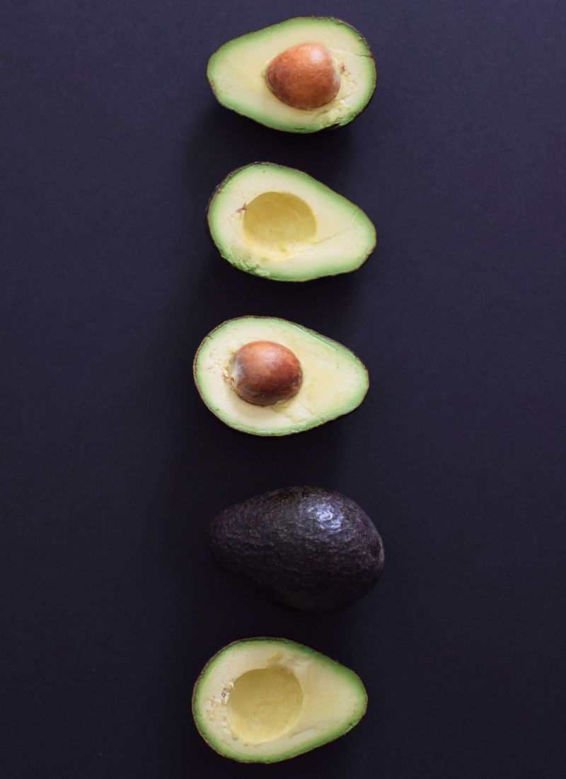 Salade de quinoa aux fruits séchés et avocats