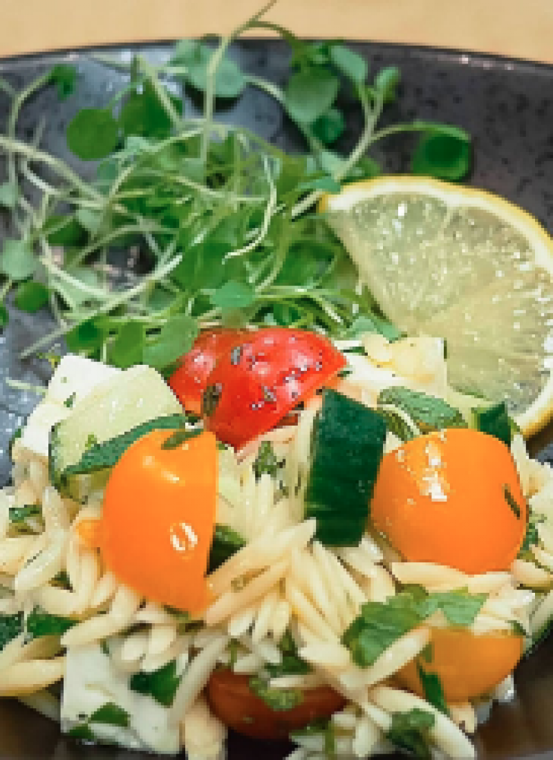 Salade d'orzo aux herbes et citron - recette facile